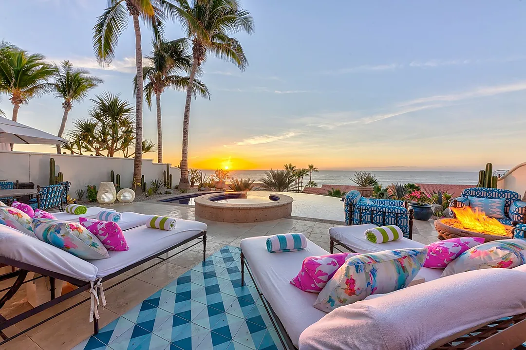View of the ocean from the lounge chairs of Villa Pura Vida.