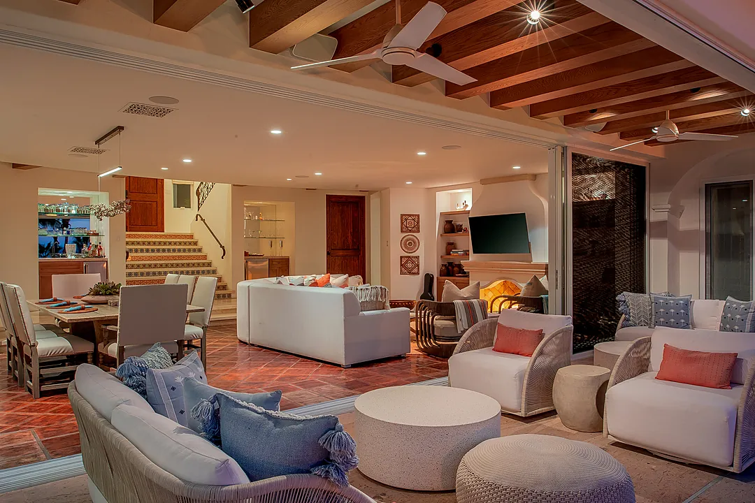 Sirena 8 - Evening view of outdoor & indoor living area