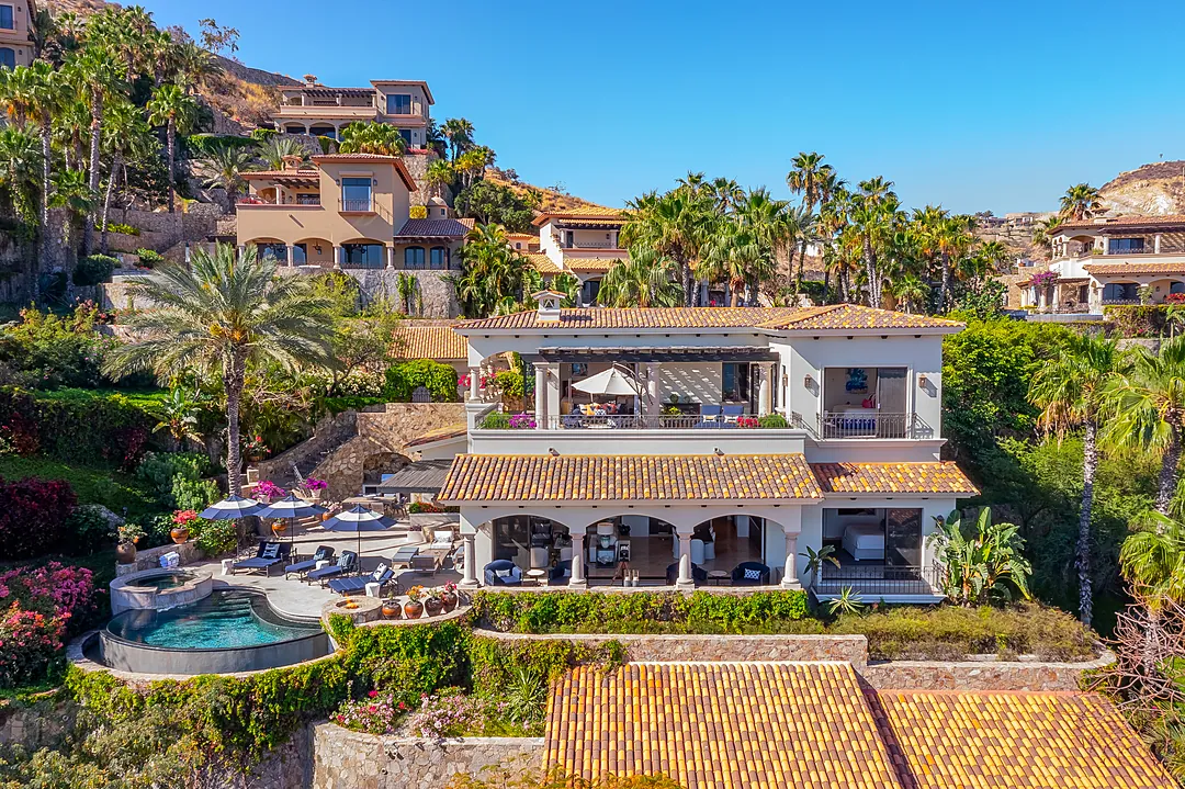 Bella 4 - Outside view