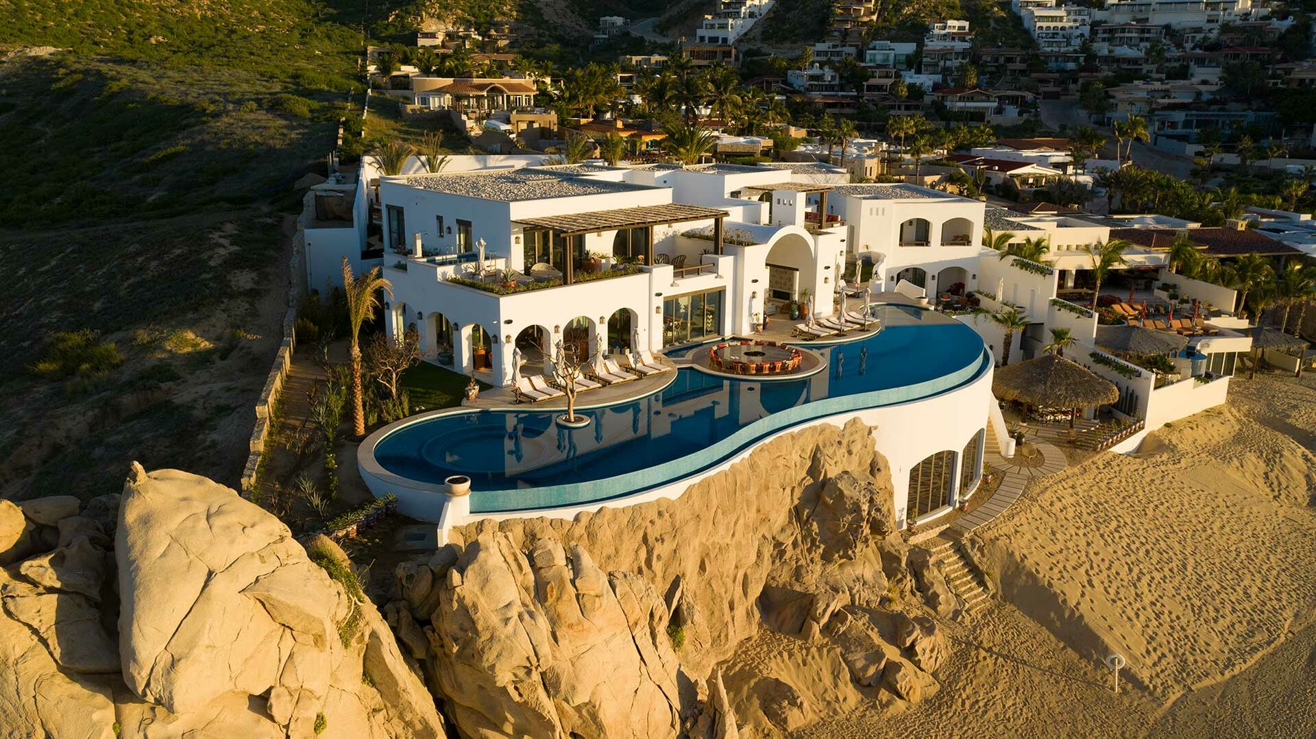 Experience the Opulence of Cabo Luxury Villa Rentals