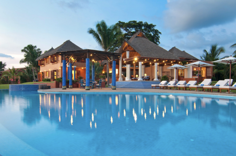 Stay in Cabo villa with a pool