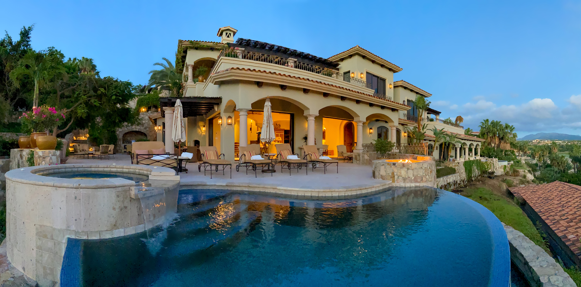 The exterior of one of our Palmilla Beach resort rentals